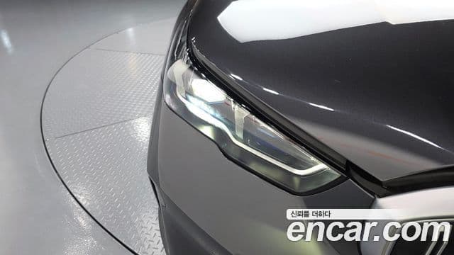 BMW i5 2023 — ფოტო 35/36