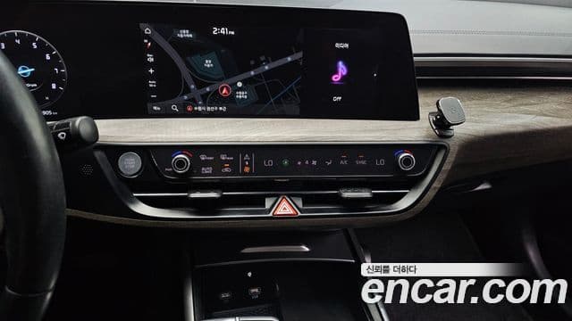 Kia K8 2021 — Şəkil 13/20