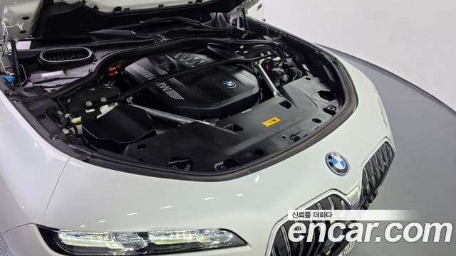 BMW 7 Series 2023 — ფოტო 6/20