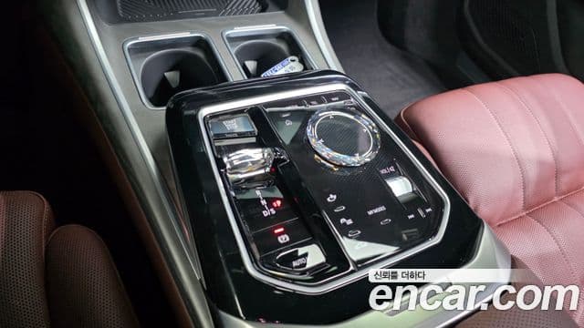 BMW 7 Series 2023 — ფოტო 9/20