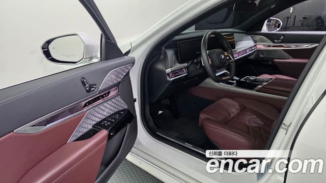 BMW 7 Series 2023 — ფოტო 10/20