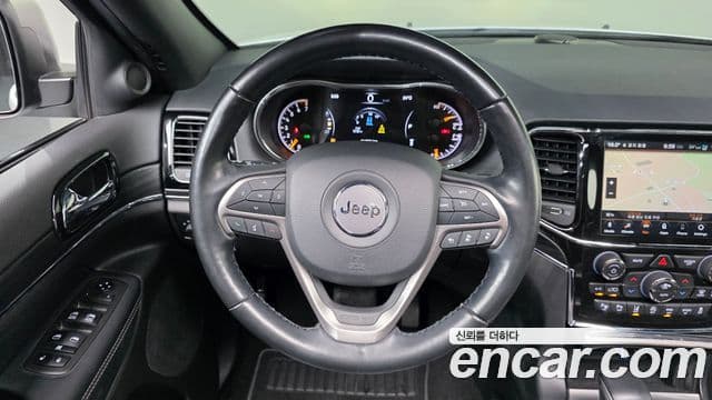 Jeep Grand Cherokee 2021 — Şəkil 13/20