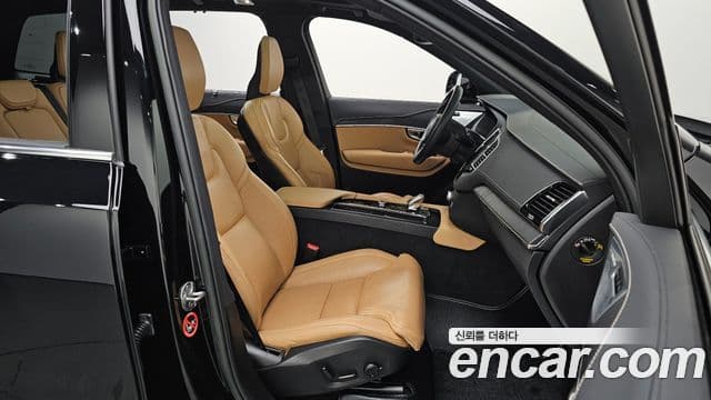 Volvo XC90 2022 — Фото 11/20