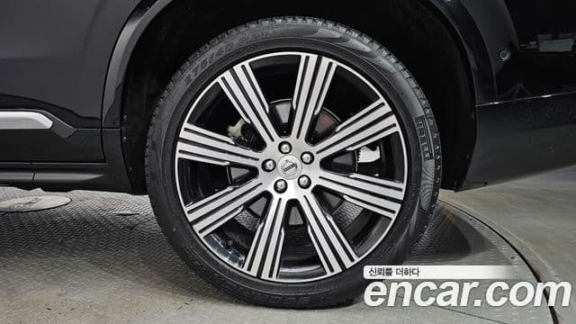 Volvo XC90 2022 — Şəkil 12/38