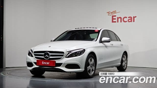 Mercedes-Benz C-Class 2018 — Şəkil 26/29