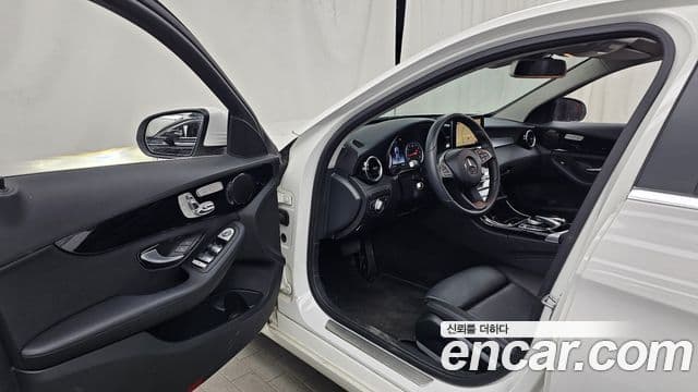 Mercedes-Benz C-Class 2018 — Şəkil 12/29