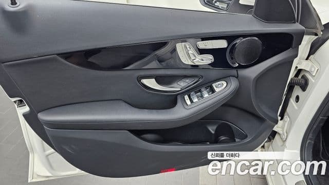 Mercedes-Benz C-Class 2018 — Şəkil 24/29