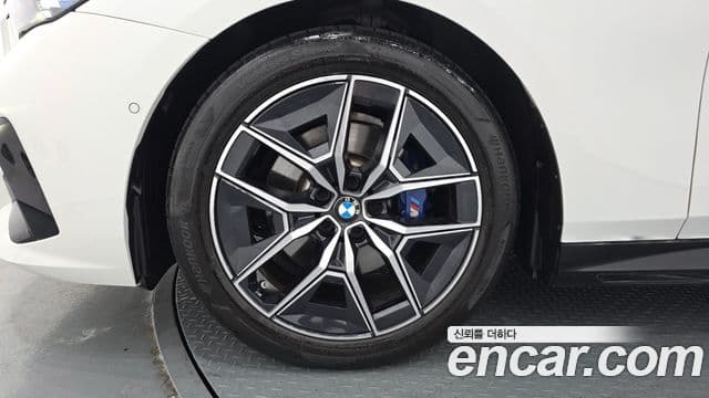 BMW 5 Series 2023 — ფოტო 5/20
