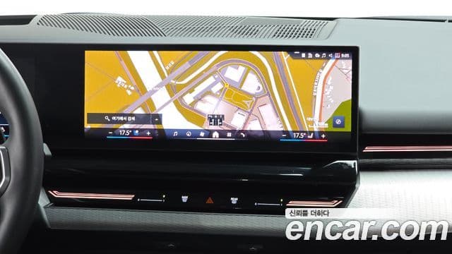 BMW 5 Series 2023 — ფოტო 14/20