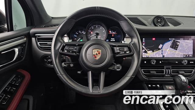 Porsche Macan 2023 — Фото 13/20