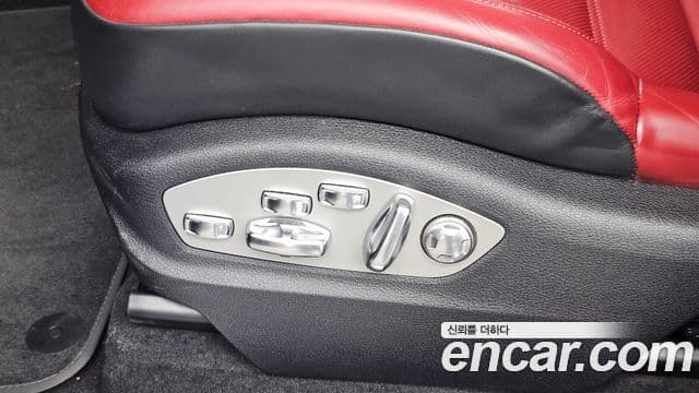 Porsche Macan 2023 — Photo 5/34
