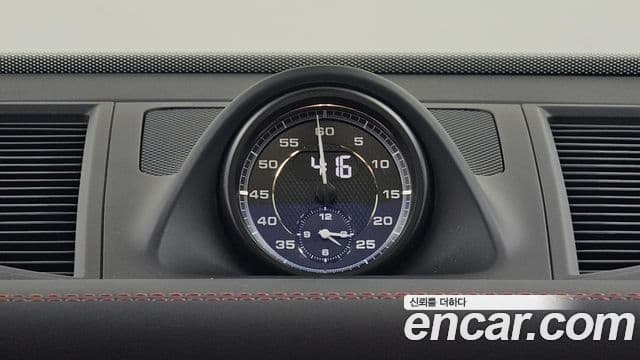 Porsche Macan 2023 — Photo 25/34