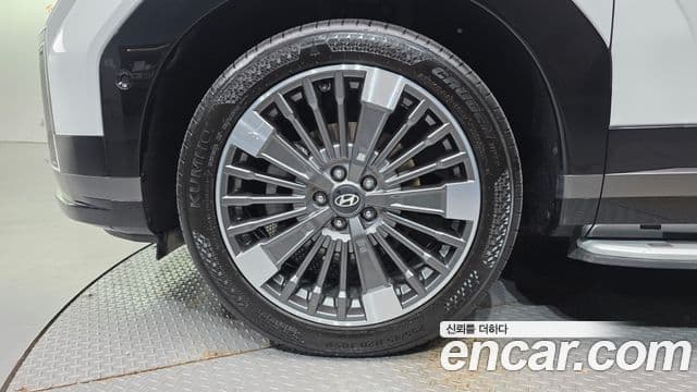 Hyundai Santa Fe 2023 — Photo 2/20