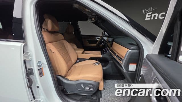 Hyundai Santa Fe 2023 — Photo 5/20