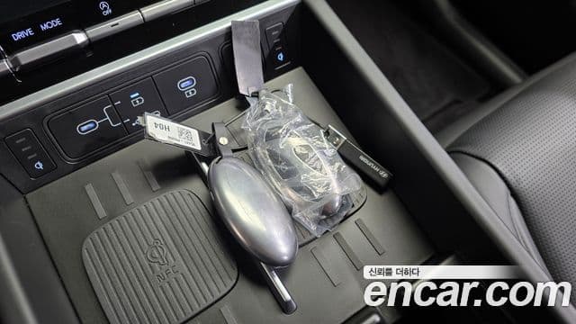 Hyundai Santa Fe 2024 — ფოტო 31/35