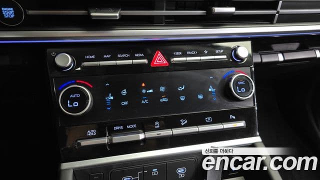 Hyundai Santa Fe 2024 — ფოტო 32/35