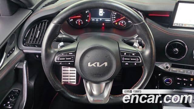 Kia Stinger 2021 — Фото 13/20