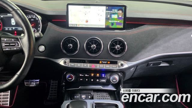 Kia Stinger 2021 — Фото 14/20
