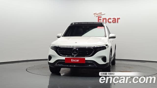 Mercedes-Benz EQB 2022 — ფოტო 20/34