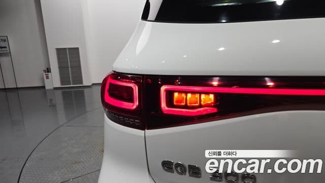 Mercedes-Benz EQB 2022 — ფოტო 33/34