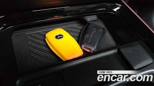 Mercedes-Benz EQB 2022 — ფოტო 21/34