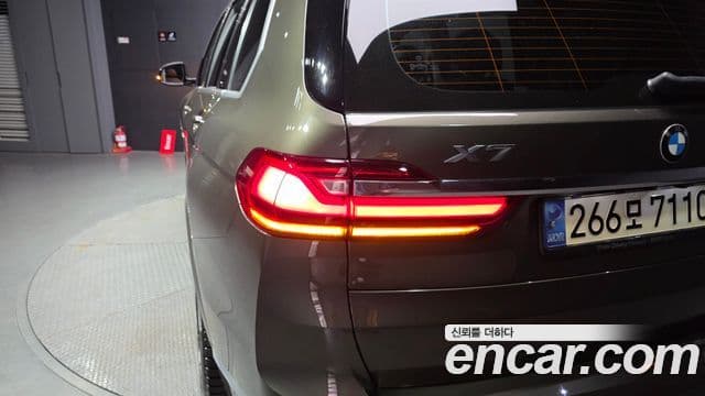BMW X7 2022 — ფოტო 30/40
