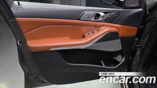 BMW X7 2022 — ფოტო 26/40