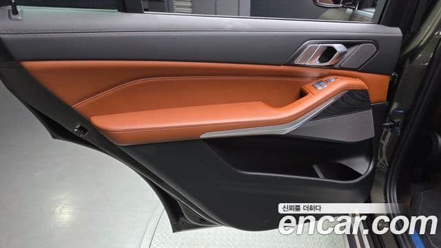 BMW X7 2022 — ფოტო 7/40