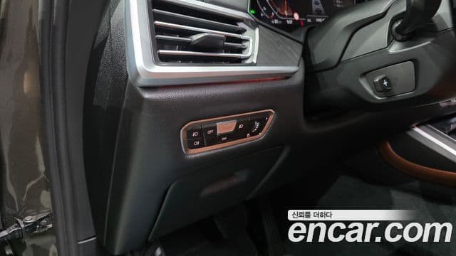 BMW X7 2022 — ფოტო 16/40