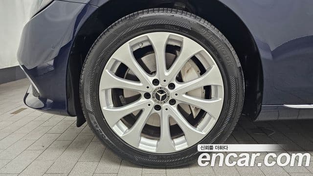 Mercedes-Benz E-Class 2019 — ფოტო 5/20