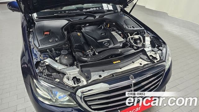 Mercedes-Benz E-Class 2019 — ფოტო 6/20