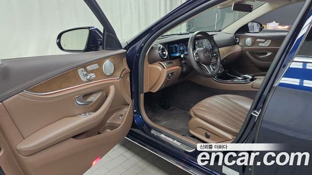 Mercedes-Benz E-Class 2019 — ფოტო 10/20