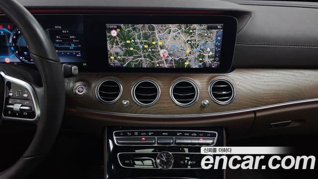 Mercedes-Benz E-Class 2019 — ფოტო 12/20
