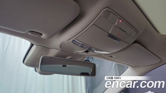 Mercedes-Benz E-Class 2019 — ფოტო 19/20