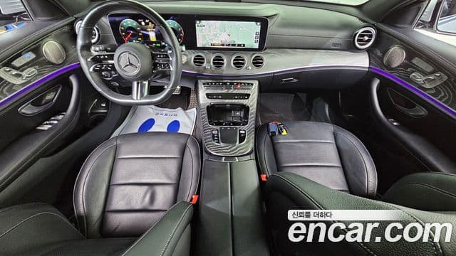 Mercedes-Benz E-Class 2022 — ფოტო 7/20
