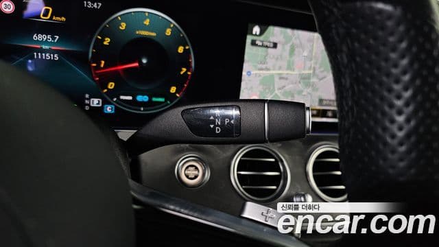 Mercedes-Benz E-Class 2022 — ფოტო 9/20