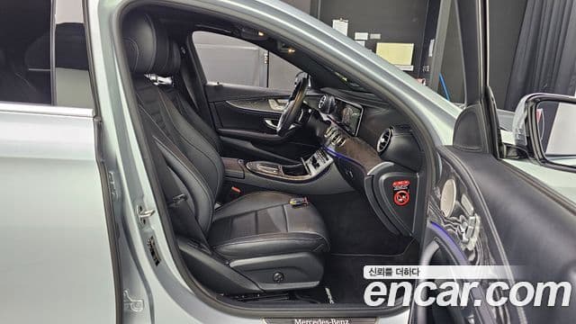 Mercedes-Benz E-Class 2022 — ფოტო 12/20