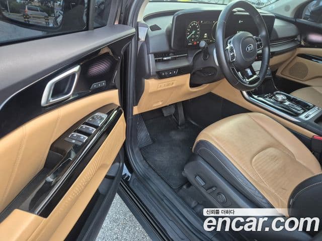 Kia Carnival 2021 — Фото 11/20