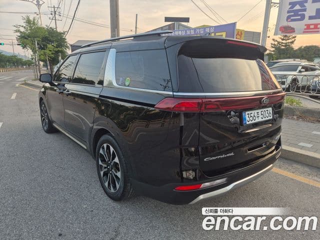 Kia Carnival 2021 — Фото 16/20