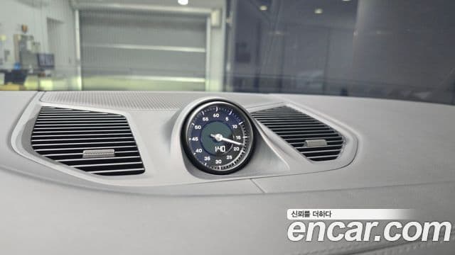 Porsche Cayenne 2024 — Photo 2/32