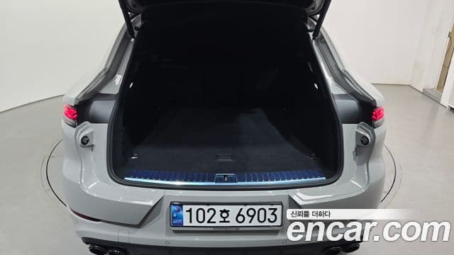Porsche Cayenne 2024 — Photo 25/32