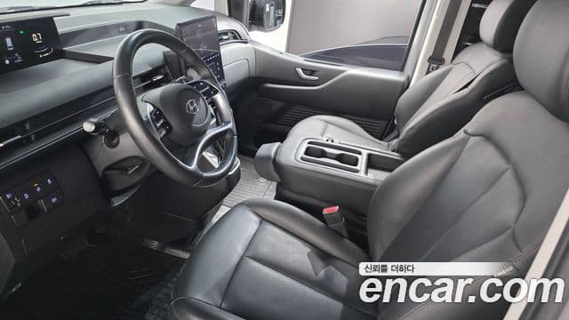 Hyundai Staria 2023 — Фото 7/20