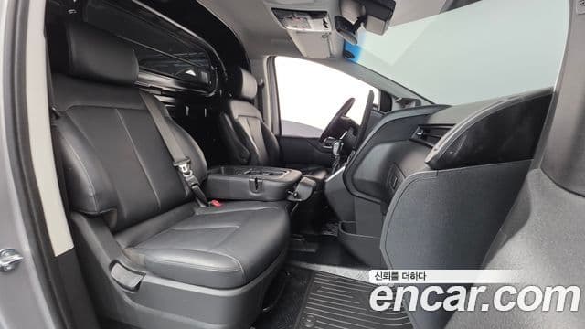 Hyundai Staria 2023 — Фото 10/20