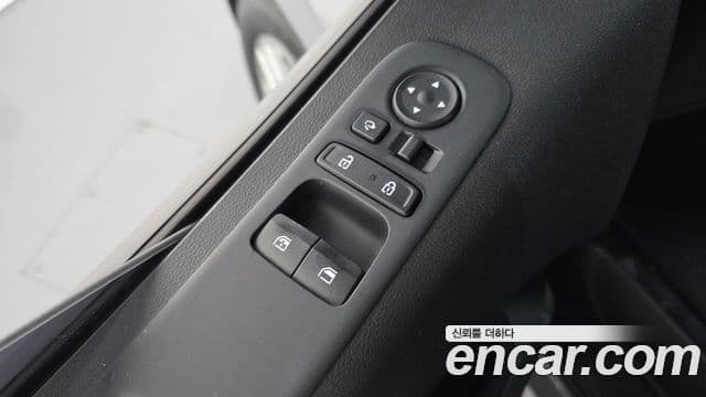 Hyundai Staria 2023 — Фото 12/20