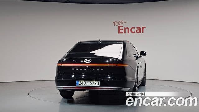 Hyundai Grandeur 2023 — ფოტო 4/20