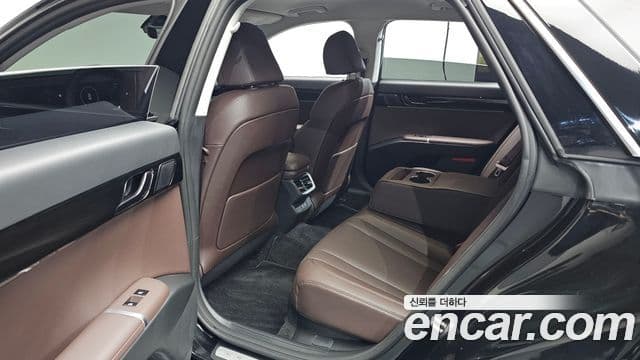 Hyundai Grandeur Hybrid 2023 — Photo 33/35