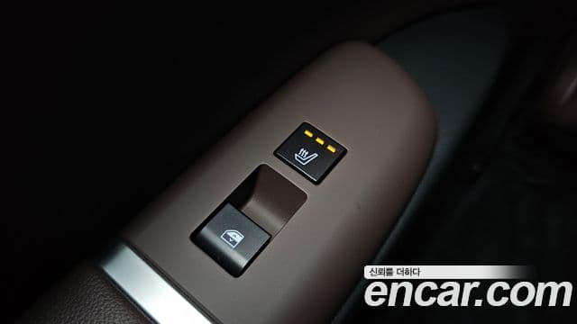 Hyundai Grandeur Hybrid 2023 — Photo 12/35