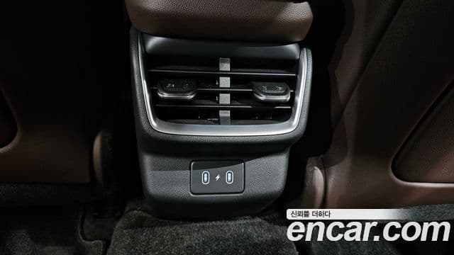 Hyundai Grandeur Hybrid 2023 — Photo 10/35