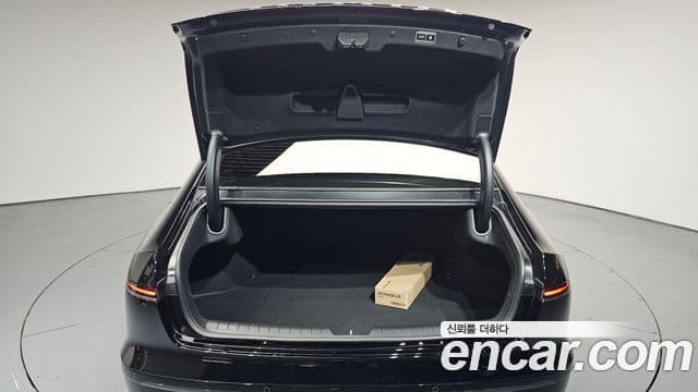 Hyundai Grandeur Hybrid 2023 — Photo 17/35