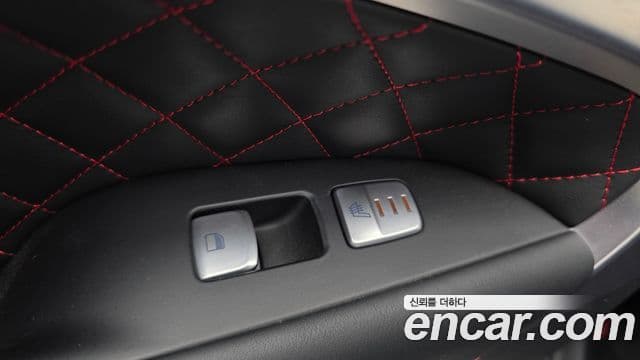 Genesis G70 2018 — ფოტო 18/20